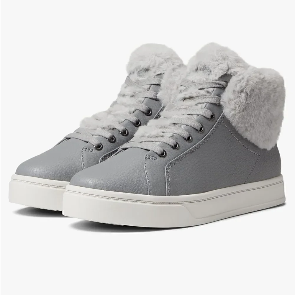 Koolaburra Women's Sundell Fuzz Chukka Size 6.5